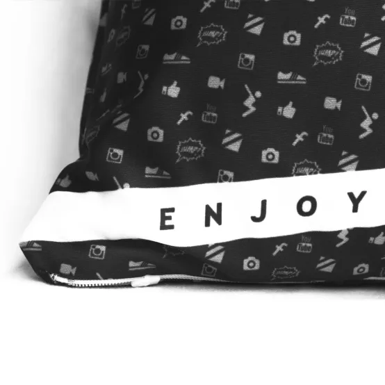 Polštář Enjoy the Movement Černý
