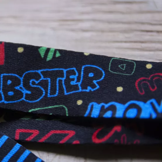 Šňůrka na krk Color Doodle