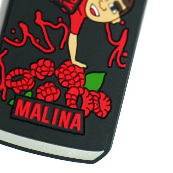 Přívěsek na klíče Plechovka Tary Drink Malina