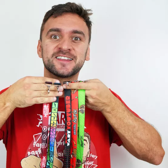Šňůrka na krk Tary Povoroznyk