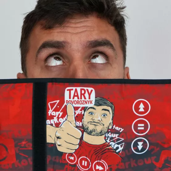 Peněženka Tary Povoroznyk