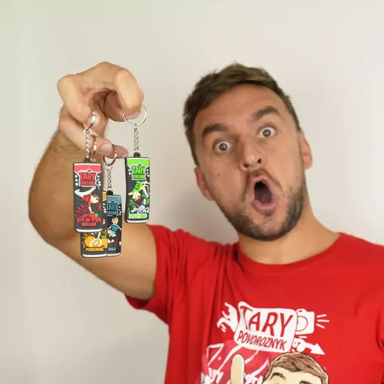 Přívěsek na klíče Plechovka Tary Drink Pomeranč