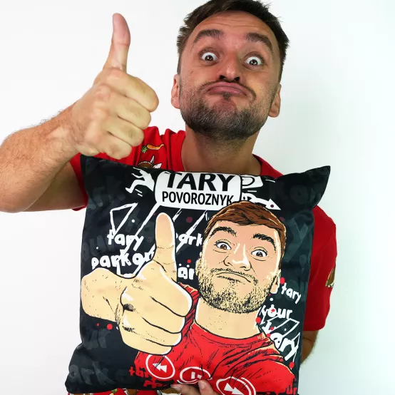 Polštář Tary Povoroznyk černý