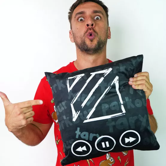 Polštář Tary Povoroznyk černý