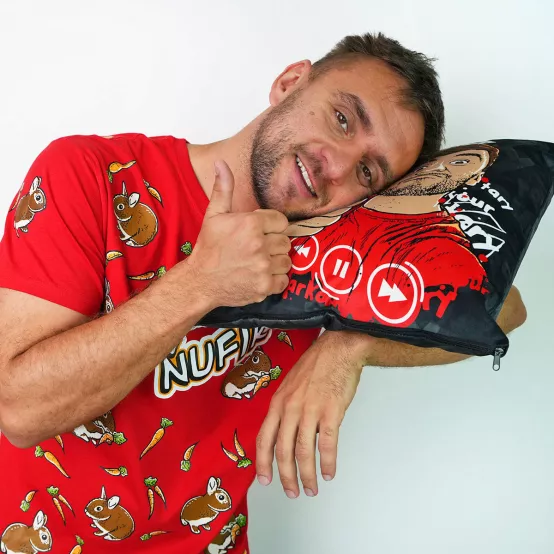 Polštář Tary Povoroznyk černý