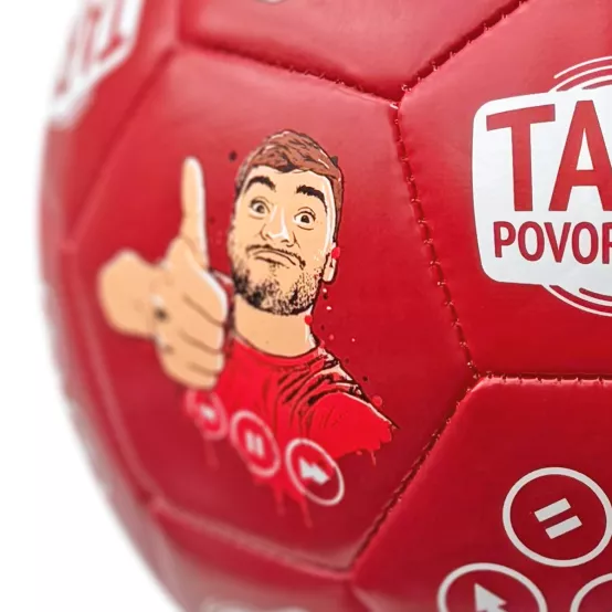 Fotbalový míč Tary Povoroznyk